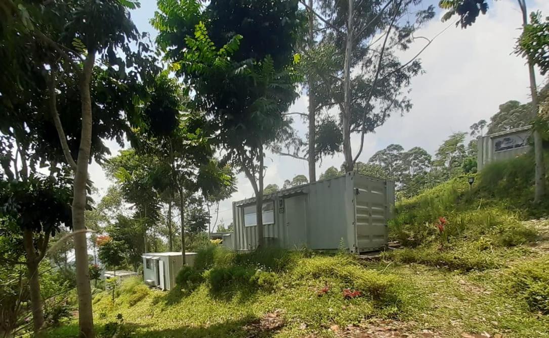 Hotel Bukit Pinus Tegalharendong Luaran gambar