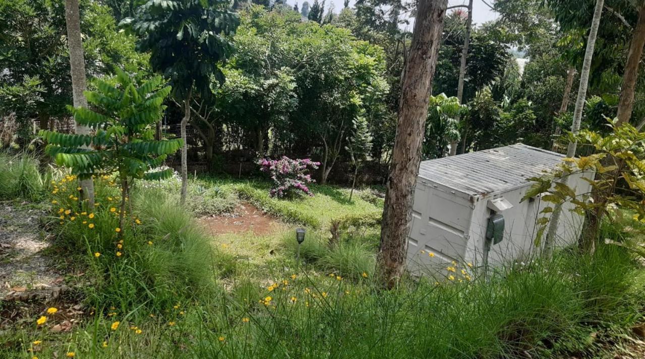 Hotel Bukit Pinus Tegalharendong Luaran gambar